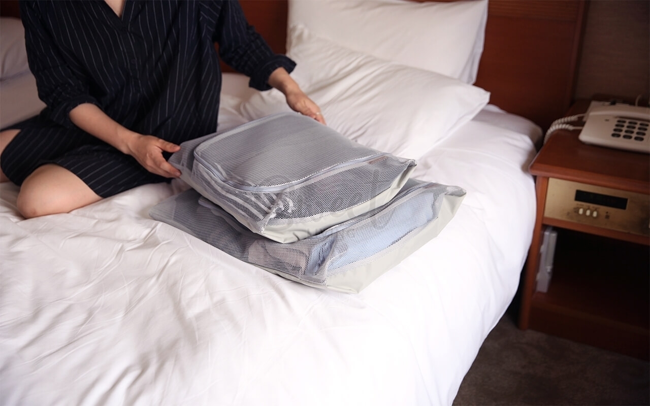 【韩国】By Full Deign Travelus Mesh Puch 旅行网孔衣物收纳包 拉链整理袋 大号XL 42x38cm -  - 13@ - Sweet Living