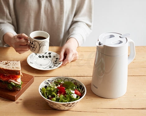 【日本】Tiger 虎牌 新款保温壶 大容量保温杯 家用/旅行/便携 黑色 2L/ Thermo Bottle -  - 5@ - Sweet Living